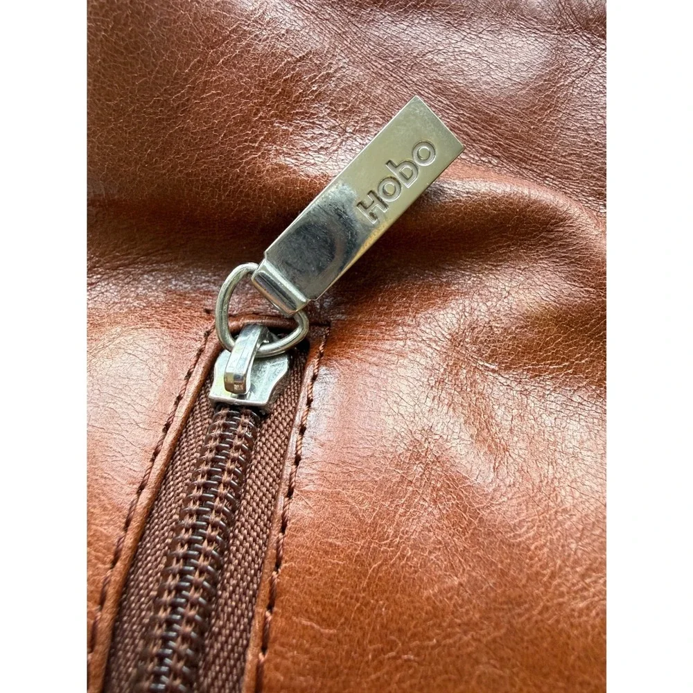 Hobo International Cognac Leather Shoulder Purse Green Paisley Lining Vintage‎